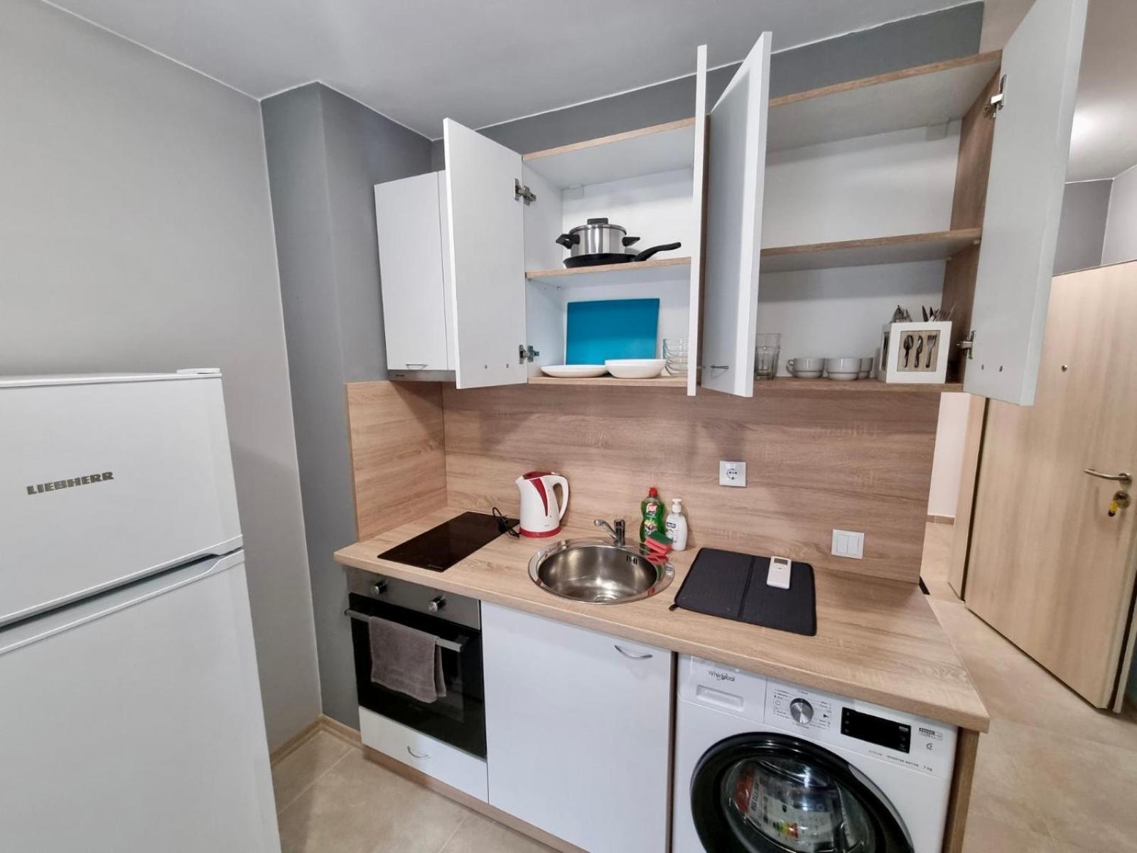 Best Family Apartments & Private Parking Софія Екстер'єр фото